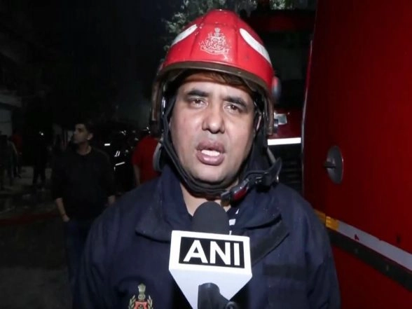 India News | Delhi: Fire Breaks out in a Four-storey House in Model Town, Doused After Four Hours