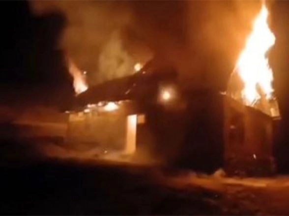India News | Fire Breaks out in a House in J-K's Kulgam
