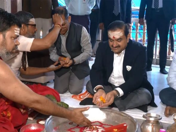 India News | Jharkhand: Gautam Adani Offers Prayers at Baba Baidyanath Dham in Deoghar