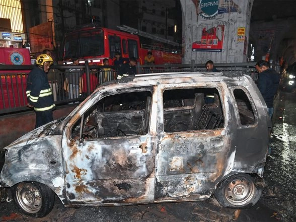 India News | Car Gutted in Fire on National Highway in Andhra Pradesh's Konaseema