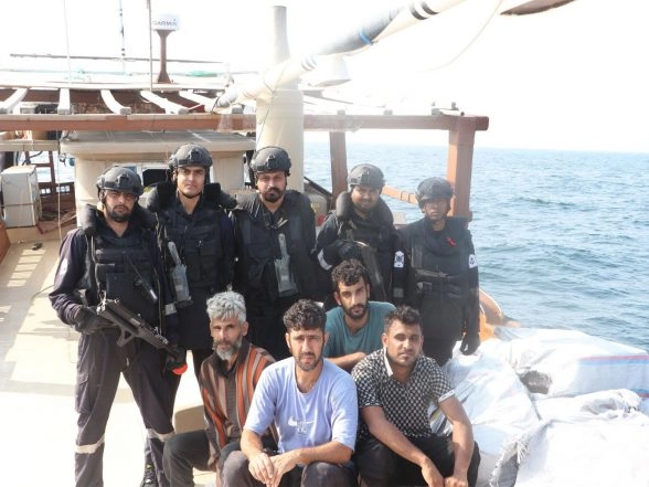 World News | Indian Coast Guard Intercepts Suspicious Boat with Iranian Crew; Seizes Foreign Cigarettes Worth Up to Rs 5 Crore