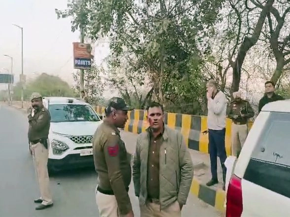 India News | Delhi Police Crime Branch Arrests Two Wanted Gangsters in an Encounter