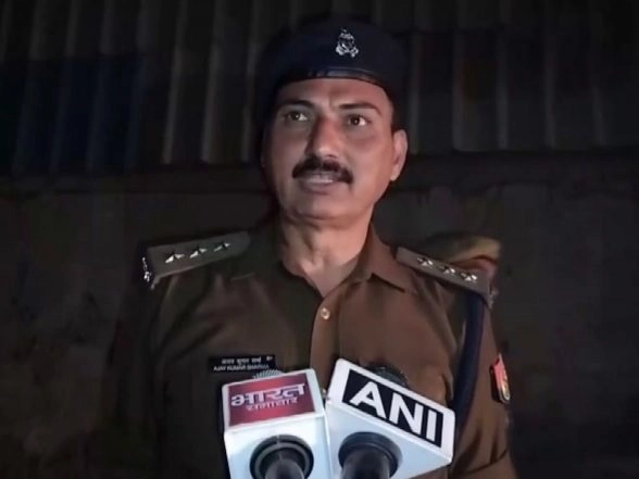 India News | Massive Fire Breaks out at Plastic Factory in UP's Hapur; No Casualties Reported