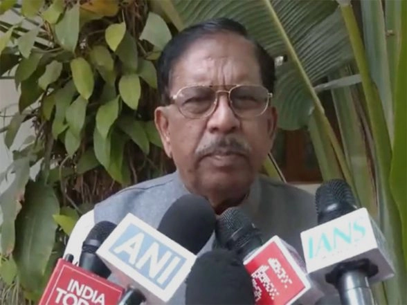 India News | Karnataka Home Minister Parameshwara Says Opposition Raising Dalit CM Slogan to Cover Shortcomings; Cabinet to Decide on Student Union Elections