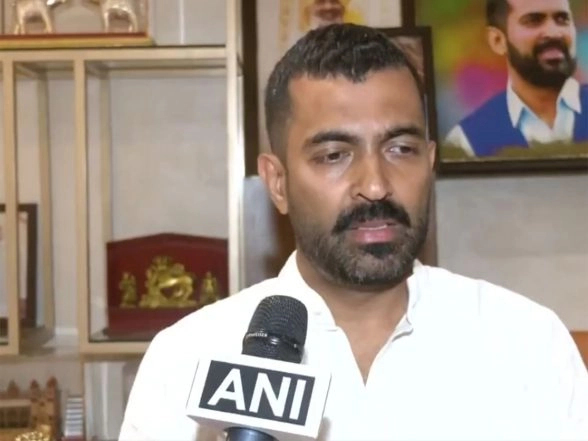 India News | Karnataka: Congress MLAs Request High Command to Induct at Least 5 First-timers in Cabinet