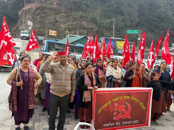 India News | Anganwadi Workers, Helpers Stage Protest Outside WCD Directorate in Shimla; Submit Charter of Demands