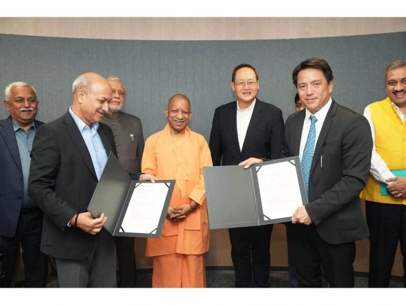 India News | Yogi Adityanath Holds Talks with Singapore Leaders, Signs MoUs with Singapore Cooperation Enterprise and SATS
