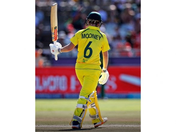 Sports News | Australia Women Beat India in 1st ODI at Brisbane, Take 1-0 Lead in Series