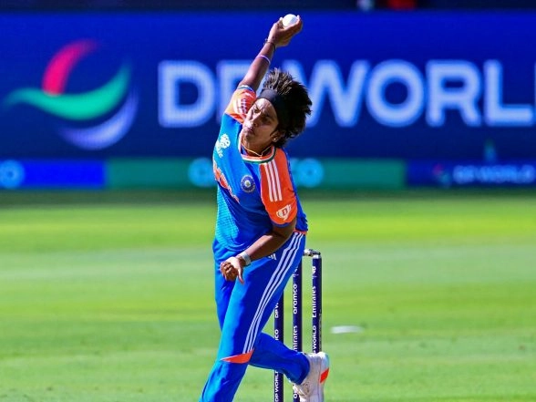 Sports News | Pacer Arundhati Reddy Moves to 11th, Rodrigues to 10th in Women's T20I Player Rankings