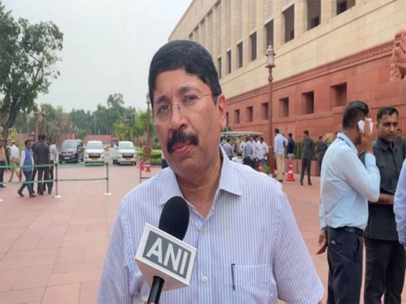 India News | DMK MP Dayanidhi Maran Demands Immediate Restoration of Full Chennai Suburban Train Services