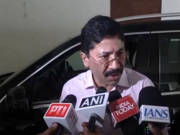 India News | DMK Leader Maran Meets Southern Railway GM; Extra Coaches and Peak-hour Buses Promised for Tambaram-Beach Route