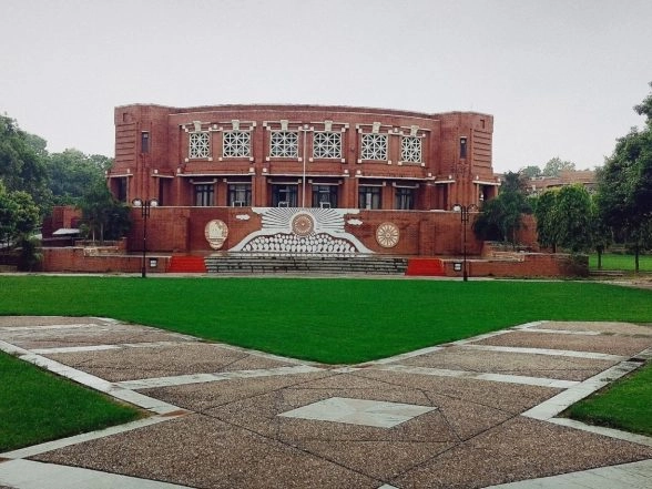 Business News | IIM Lucknow Launches Empower: Leadership Programme for Women Professionals to Shape Future-Ready Leaders