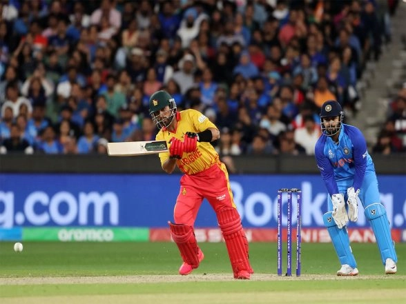 Sports News | Zimbabwe Captain Sikandar Raza 15 Runs Away from Reaching Landmark of 3000 Runs in T20Is