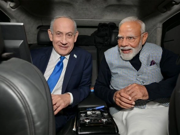 World News | PM Modi, Israeli Counterpart Travel Together to Attend Technology and Innovations Exhibition