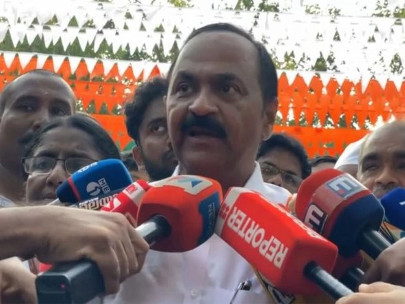 India News | No KSU Members Approached Kerala Health Minister, Says LoP VD Satheesan on Black Flag Protest