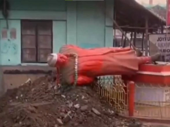 India News | APCC President Gaurav Gogoi Condemns Vandalism of Jawaharlal Nehru's Statue in Cachar