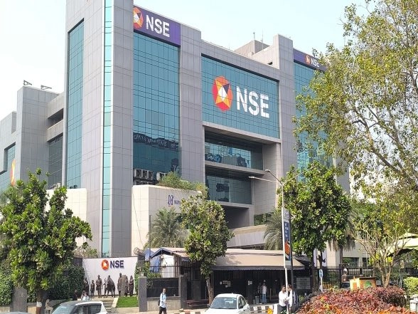 Business News | Nifty, Sensex Open Marginally Higher on Positive Global Cues; IT, PSU Banks Lead Gains