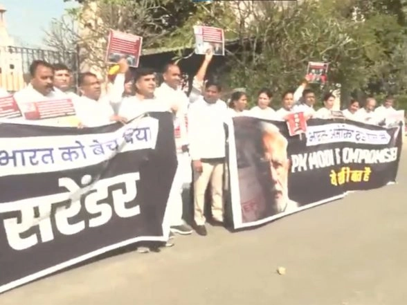 India News | Congress MLAs Protest Outside Rajasthan Assembly Against PM Modi over India-US Trade Deal