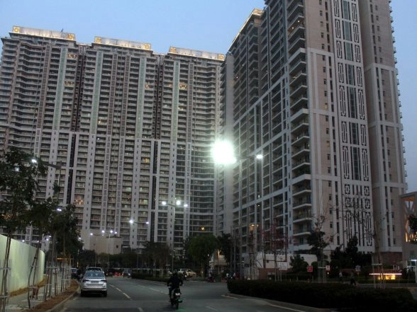 Business News | Large Real Estate Firms Drive Sector Demand, Yet Stock Growth Remains Weak: HSBC