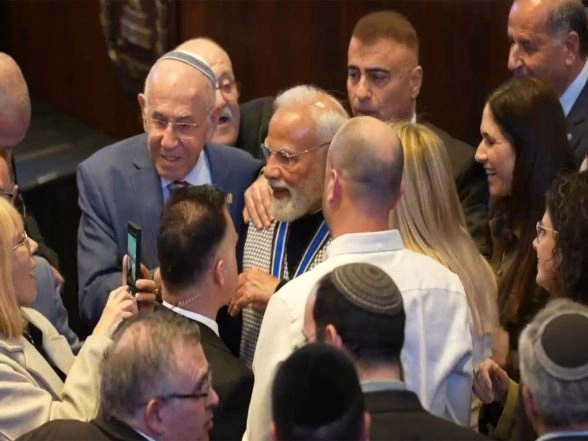 World News | From Standing Ovation to Knesset Medal: First Day of PM Modi's Israel Visit Underscores Strategic Bond