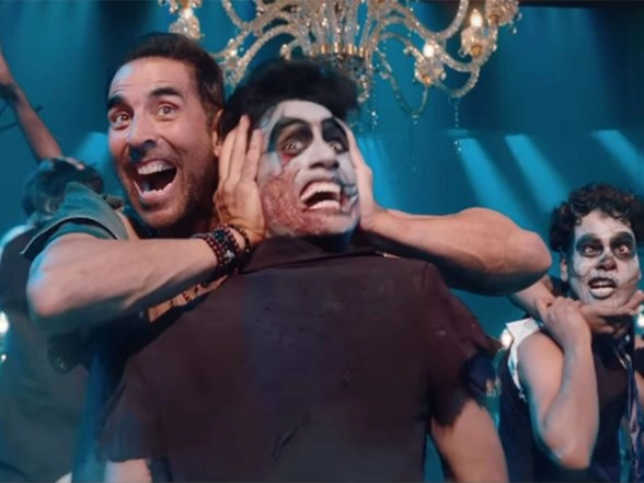 Entertainment News | 'Bhooth Bangla' First Song Unveiled: Akshay Kumar's Peppy Track Takes Fans Back to 2010 Era