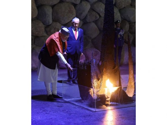 World News | PM Modi Lays Wreath at World Holocaust Rememberance Center