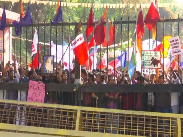 India News | JNU Students Detained over Protest Demanding VC's Resignation