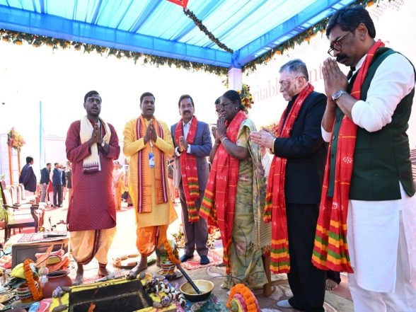 India News | President Droupadi Murmu Participates in Bhoomi Pujan Ceremony of Shri Jagannath Temple in Jamshedpur