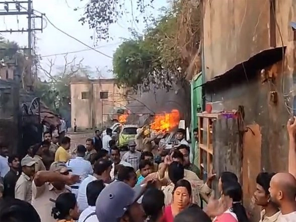 India News | West Bengal: Massive Fire Engulfs Excise Department Scrap Yard at Bandel Bazar