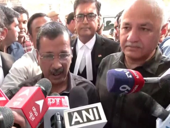 India News | Delhi Court Discharges Kejriwal, Sisodia and 21 Others in Excise Policy Case; CBI Pulled Up for 'conjectural' Conspiracy Theory