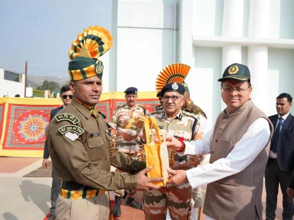 India News | Uttarakhand CM Visits 36th Battalion of ITBP in Lohaghat, Extends Holi Greetings