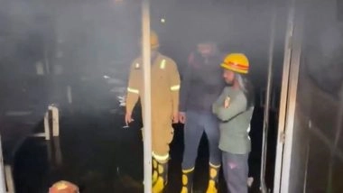 India News | UP: Fire Breaks out in  Mainpuri, Engulfs E-rickshaw Agency, Chinese Warehouse and Clinic; No Casualties Reported