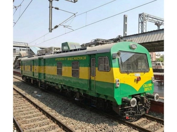 India News | Railways' Solapur Division Introduces Advanced 8-wheeler Tower Wagon for Electrification Upgrade