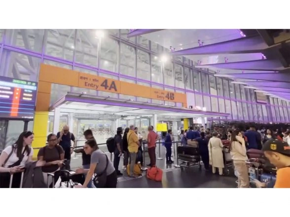 India News | 13 Flights Cancelled in Kolkata and Bengaluru Amid Israel-Iran Conflict