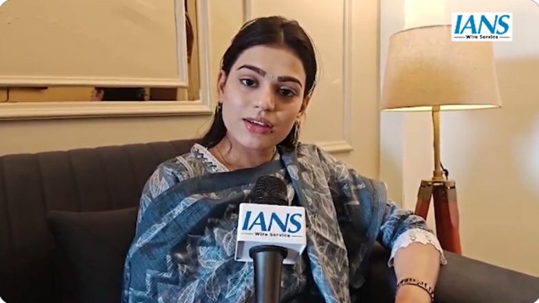 Kanpur Bank Viral Video: HDFC Bank Employee Aastha Singh Seeks Probe, Claims Staff’s Husband Used Abusive Language, Asked About Caste