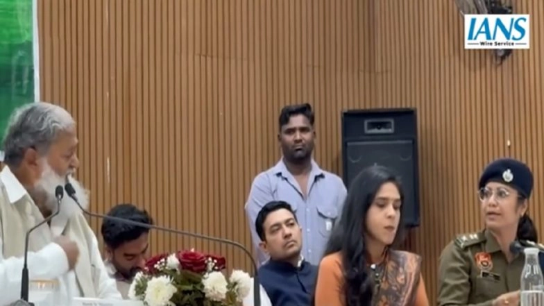 &lsquo;I Am Saying It. Suspend Him&rsquo;: Haryana Minister Anil Vij and Kaithal SP Engage in Heated Argument Over Cop&rsquo;s Suspension in Land Fraud Case; Video Goes Viral