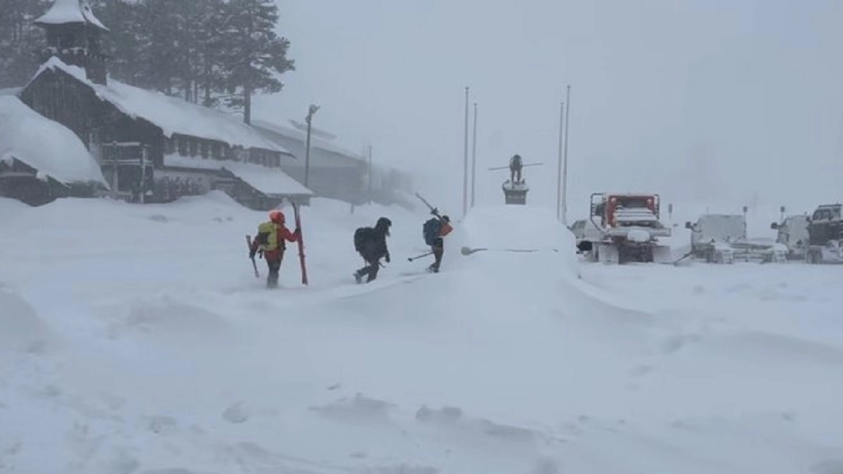 California Avalanche: 6 skiers rescued, 9 missing near Lake Tahoe | Quick Digest