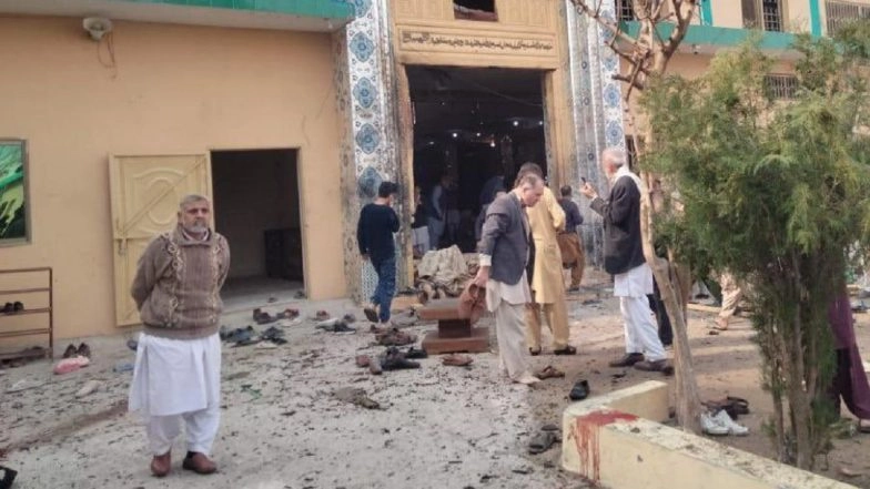 Islamabad Suicide Blast: Over 15 Killed, 80 Injured in Powerful Explosion During Friday Prayers in Pakistan’s Tarlai Area (Watch Videos)