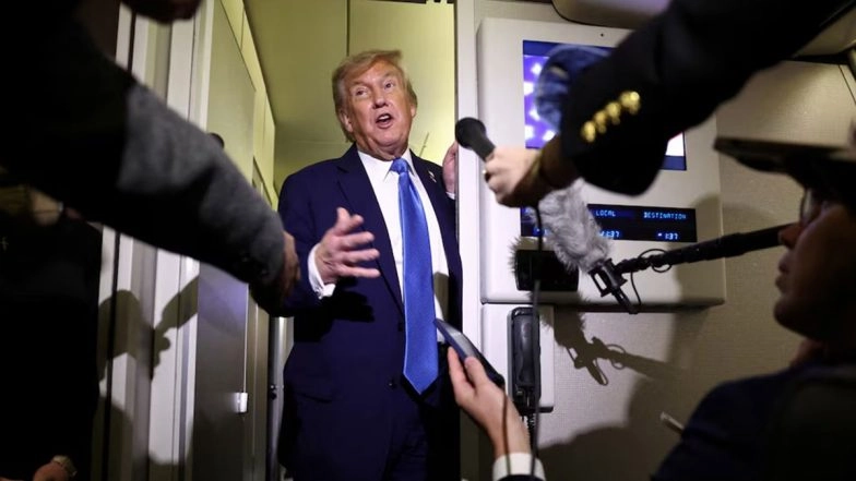 &lsquo;I Didn&rsquo;t Make a Mistake&rsquo;: Donald Trump Refuses to Apologize for Racist Post Depicting Barack Obama As Monkeys, Citing Staff Error (Watch Video)