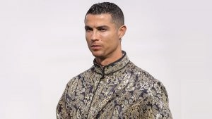 sports-Eid Mubarak 2026 Wishes: Cristiano Ronaldo Extends Greetings to Fans, Al-Nassr Star Shares Picture Dressed Up in Traditional Attire