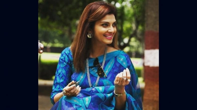 Marathi Actress Varsha Usgaonkar and Others Duped of INR 47 Lakh by Man Posing As Builder and Film Producer