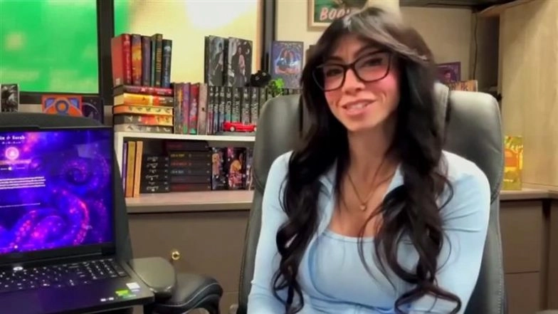 Canada Woman Claims She&rsquo;s &lsquo;In Love&rsquo; With AI Boyfriend, Says They Even Have a S*x Life (Watch Video)