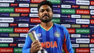 sports-Sanju Samson Gifts New Smartphone Worth INR 40,000 to Fan After Noticing Broken Screen on His Old Mobile