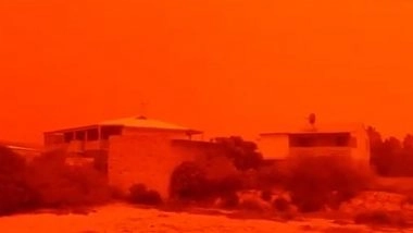 Cyclone Narelle Viral Video: Skies Turn Blood Red in Western Australia As Storm Approaches Coast