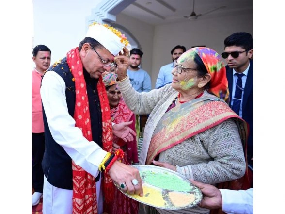 India News | CM Pushkar Singh Dhami Celebrates Holi at His Private Residence