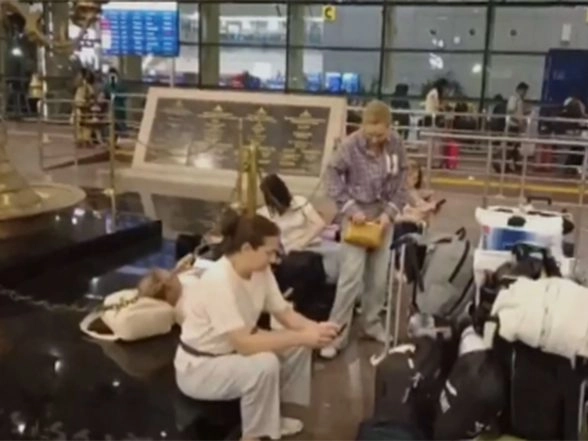 India News | Passengers Face Inconvenience at Chennai Airport Due to Constant Flight Disruptions