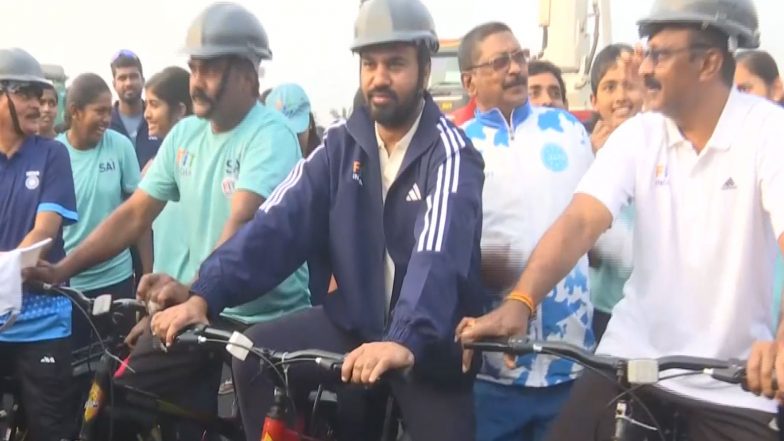 Sports News | Jinson Johnson, Citizens Promote Fitness at 63rd Fit India Sundays Cycling Rally