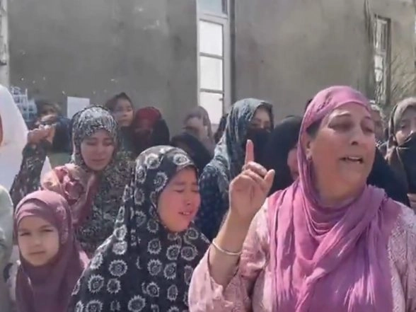India News | Women, Children in Jammu's Bathindi Mourn Ayatollah Ali Khamenei's Death