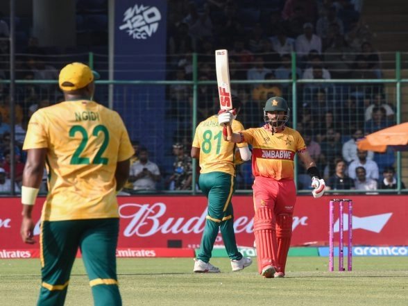 Sports News | Zimbabwe Scores 153/7 in Super 8 Against South Africa Despite Sikandar Raza's 73