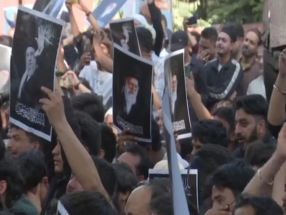 India News | Shia Muslims Across India Mourn Iran Leader Khamenei's Death; Raise Slogans Against US, Israel